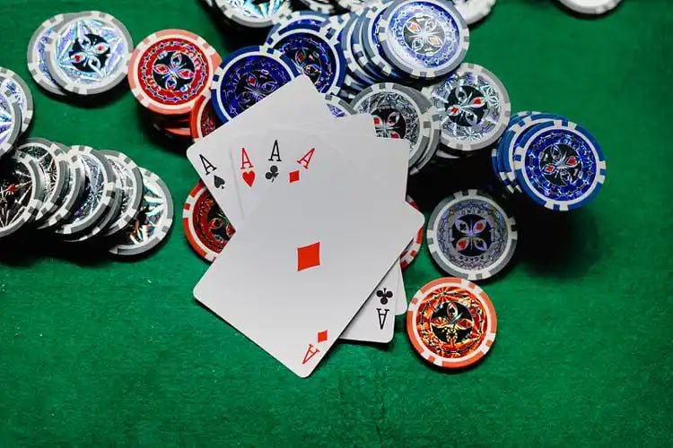 မြန်မာ Esports လူငယ်ကစားသူများ ပြိုင်ပွဲဝင်နေသောမြင်ကွင်း